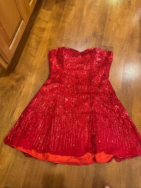 Scala Red 100% Silk Sequin Strapless Cocktail Dress Size 12 Fit & Flare
